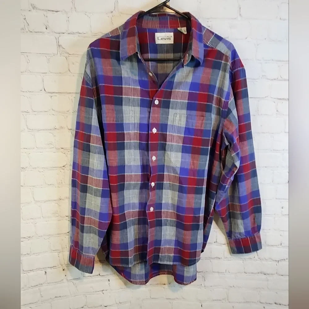 Mens Levi's flannel button-down longsleeve shirt, size XL
